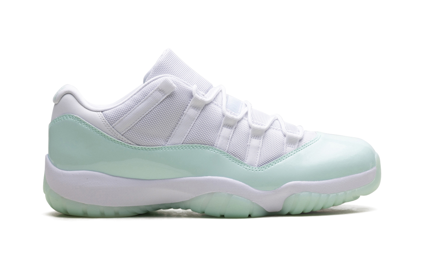 Air Jordan 11 Low WMNS "Igloo" AH7860 103