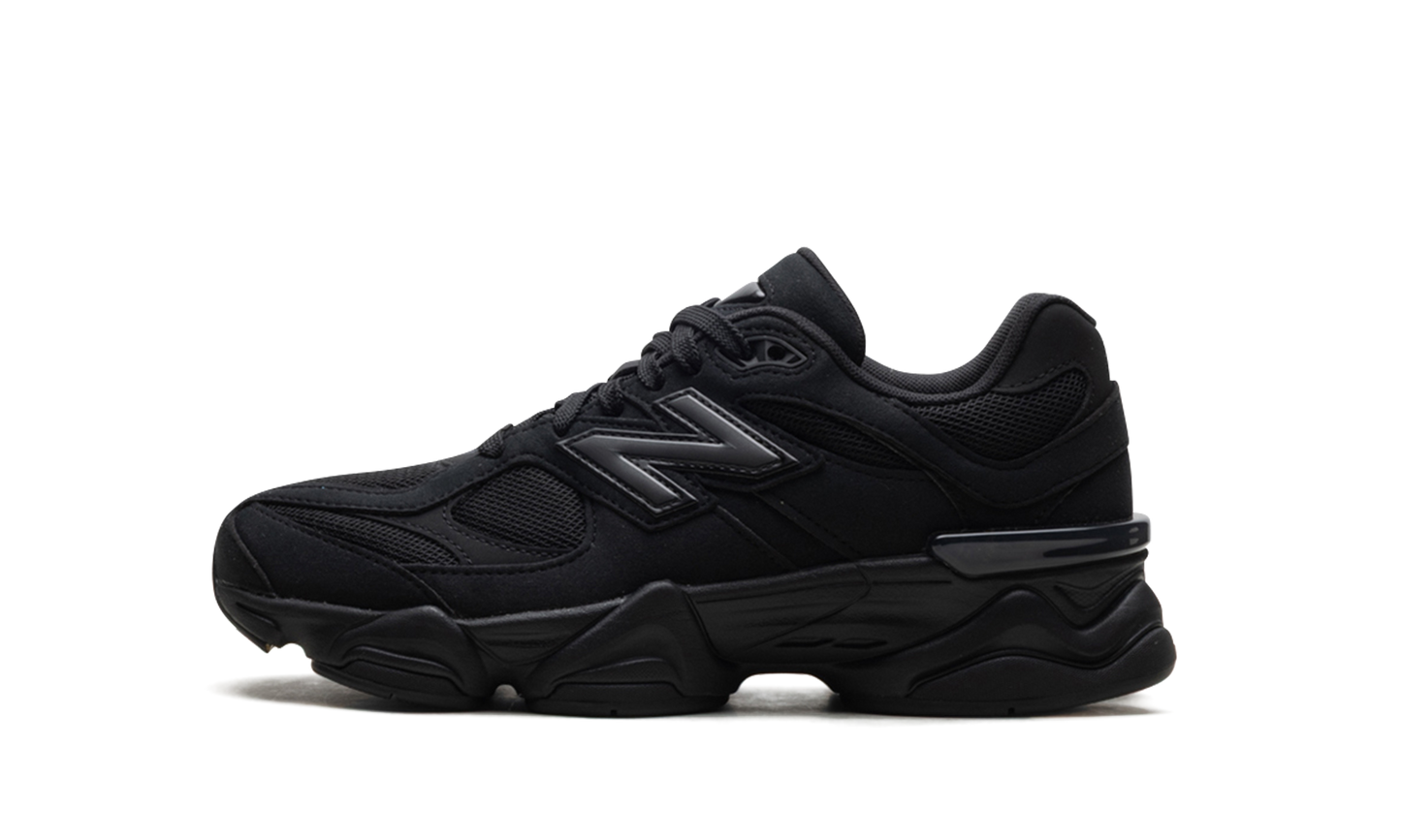 9060 GS "Triple Black" GC9060BB