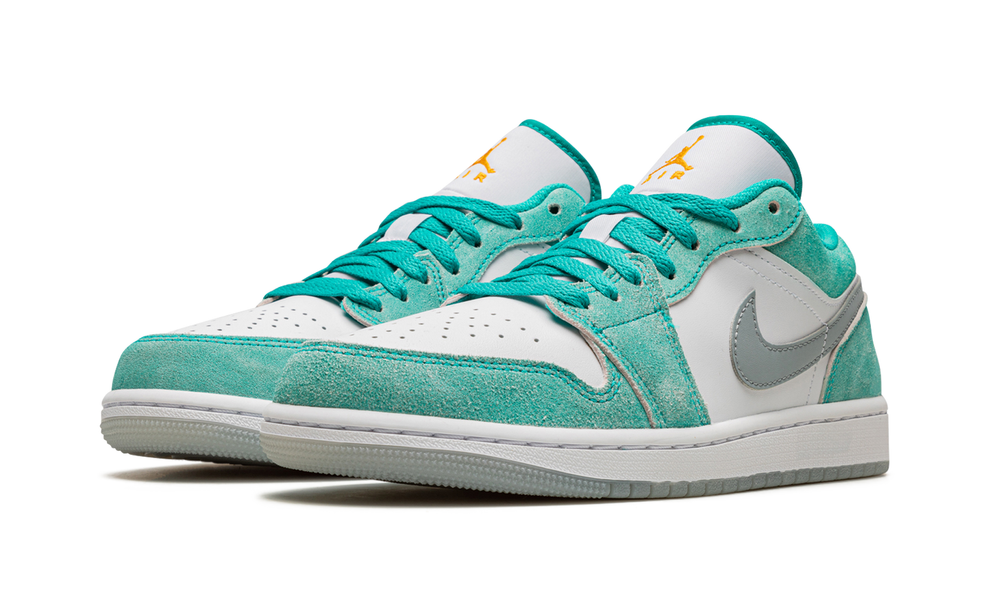 Air Jordan 1 Low SE "New Emerald" DN3705 301