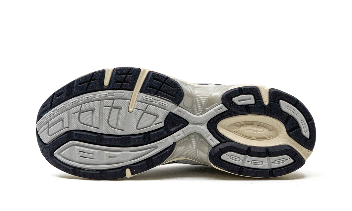 GEL-1130 WMNS "WHITE/MIDNIGHT" 1202A164 110