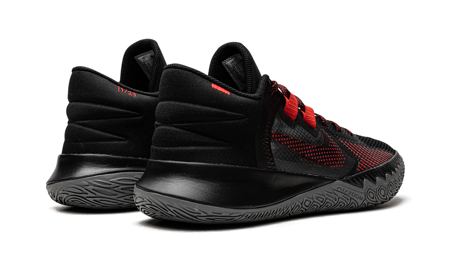 Kyrie Flytrap V CZ4100 003