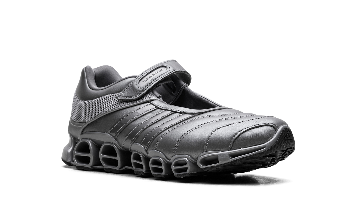 Megaride Mary-Jane WMNS "Taqwa Bint Ali Iron Metallic" IH8566