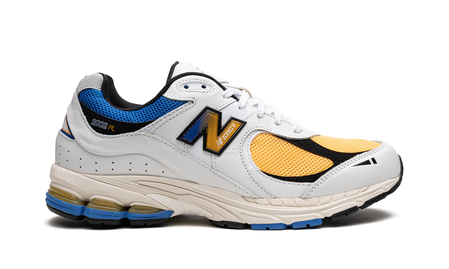 2002R "Vibrant Apricot" M2002RGW