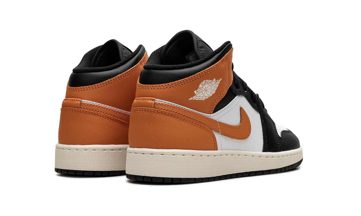 Air Jordan 1 Mid GS "Starfish Black Toe" DQ8423 801