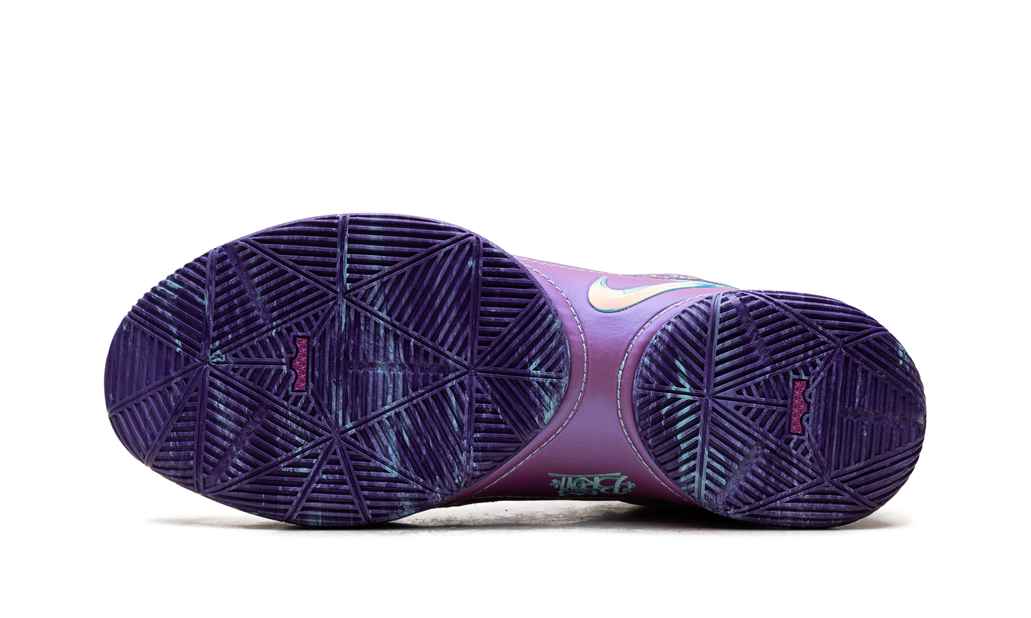 LeBron 22 "Frozen Grapes" HV8454 001