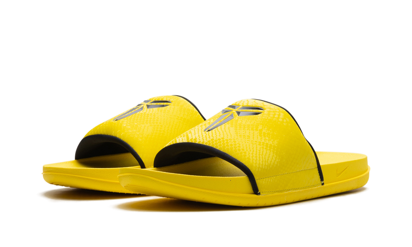Kobe Offcourt Slide "Lightning" IF2870 700