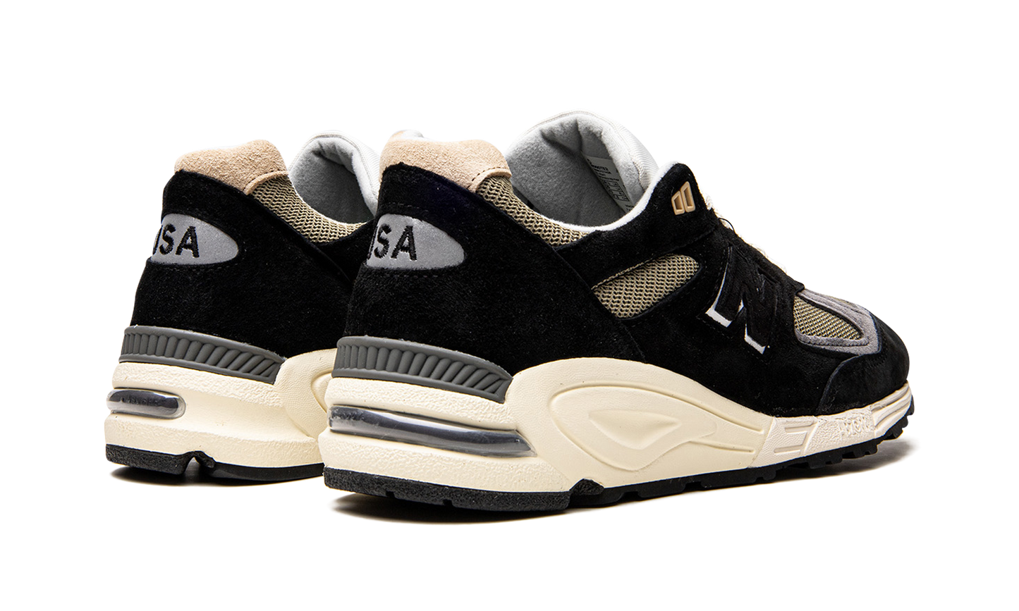 990 v2 "Teddy Santis - Black" M990TE2