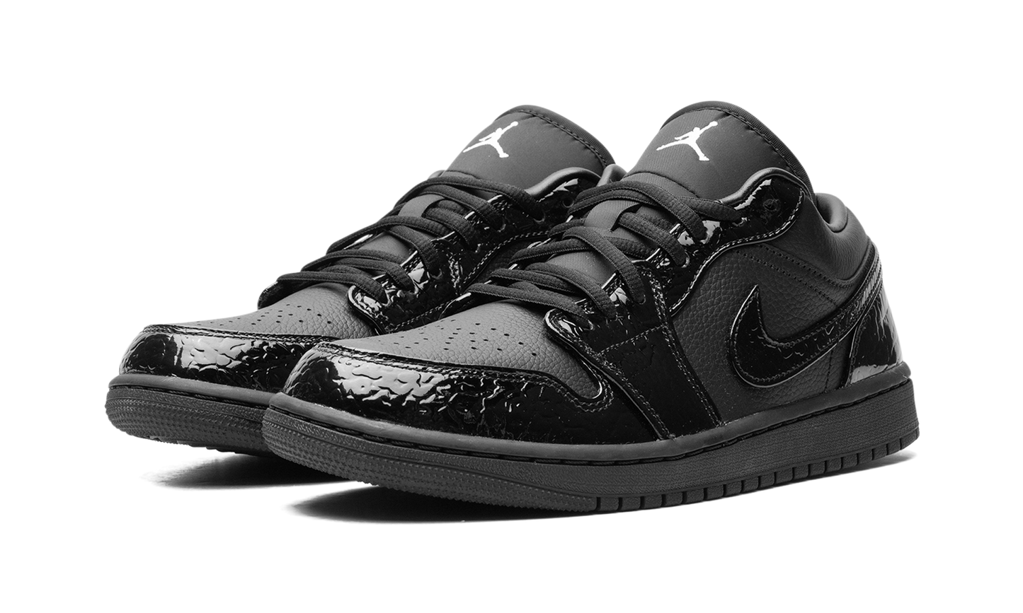 Air Jordan 1 WMNS "Black Croc" HJ7743 010