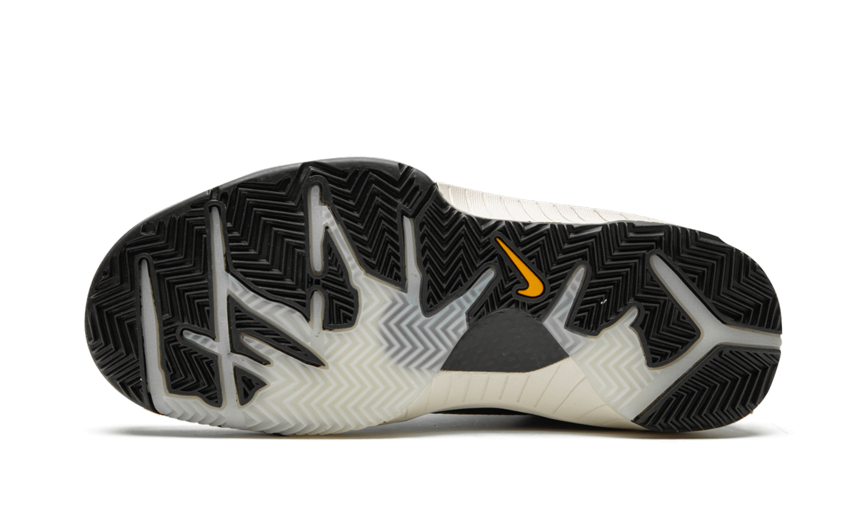 Kobe 4 Protro UNDFTD PE "Undefeated - Black Mamba" CQ3869 001