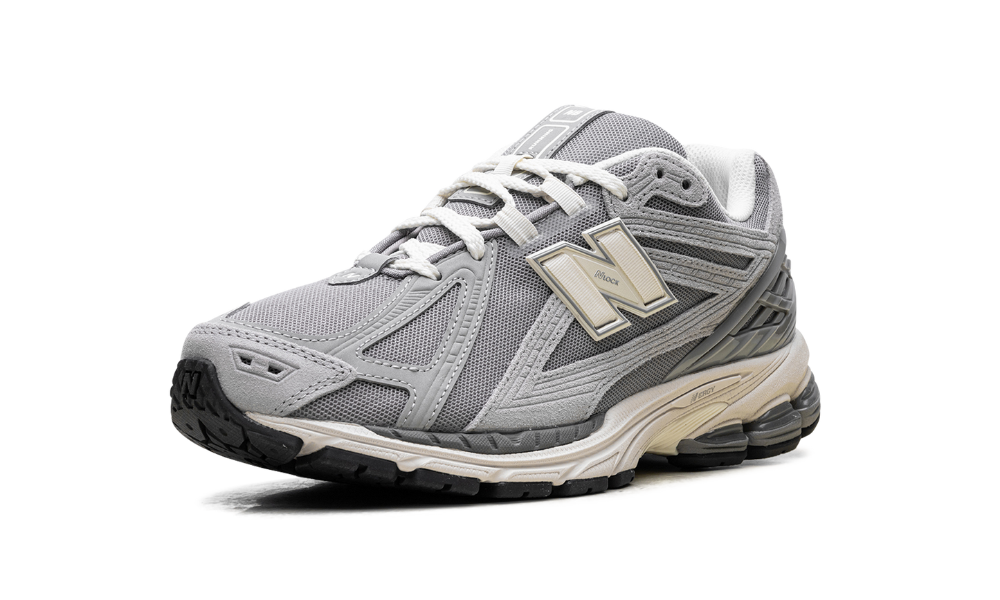 1906R "Raincloud" M1906REJ