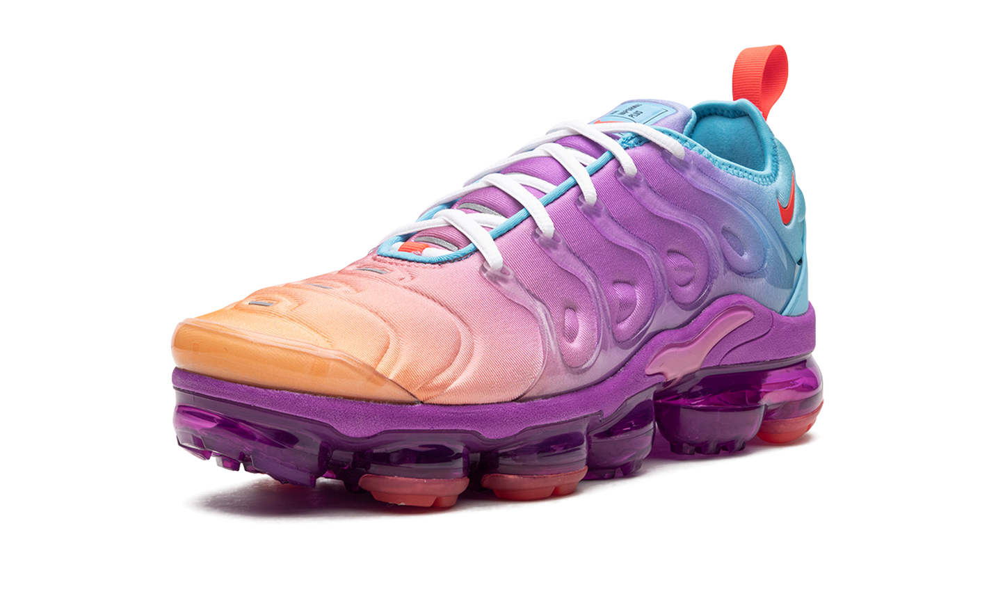 AIR VAPORMAX PLUS WMNS "Multigradient" FD0823 500