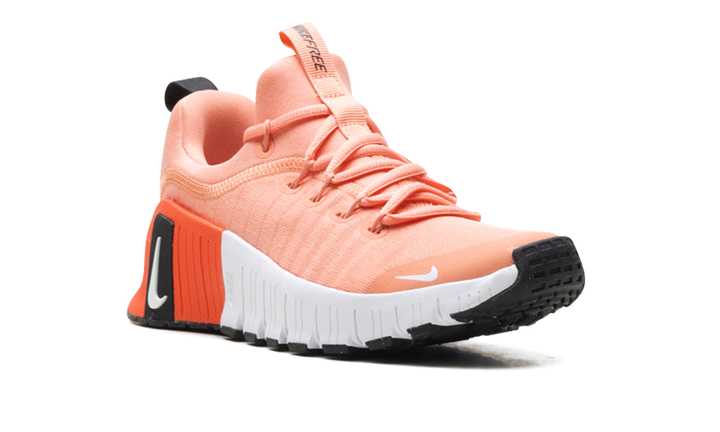 Free Metcon 6 WMNS "Apricot" FJ7126 803