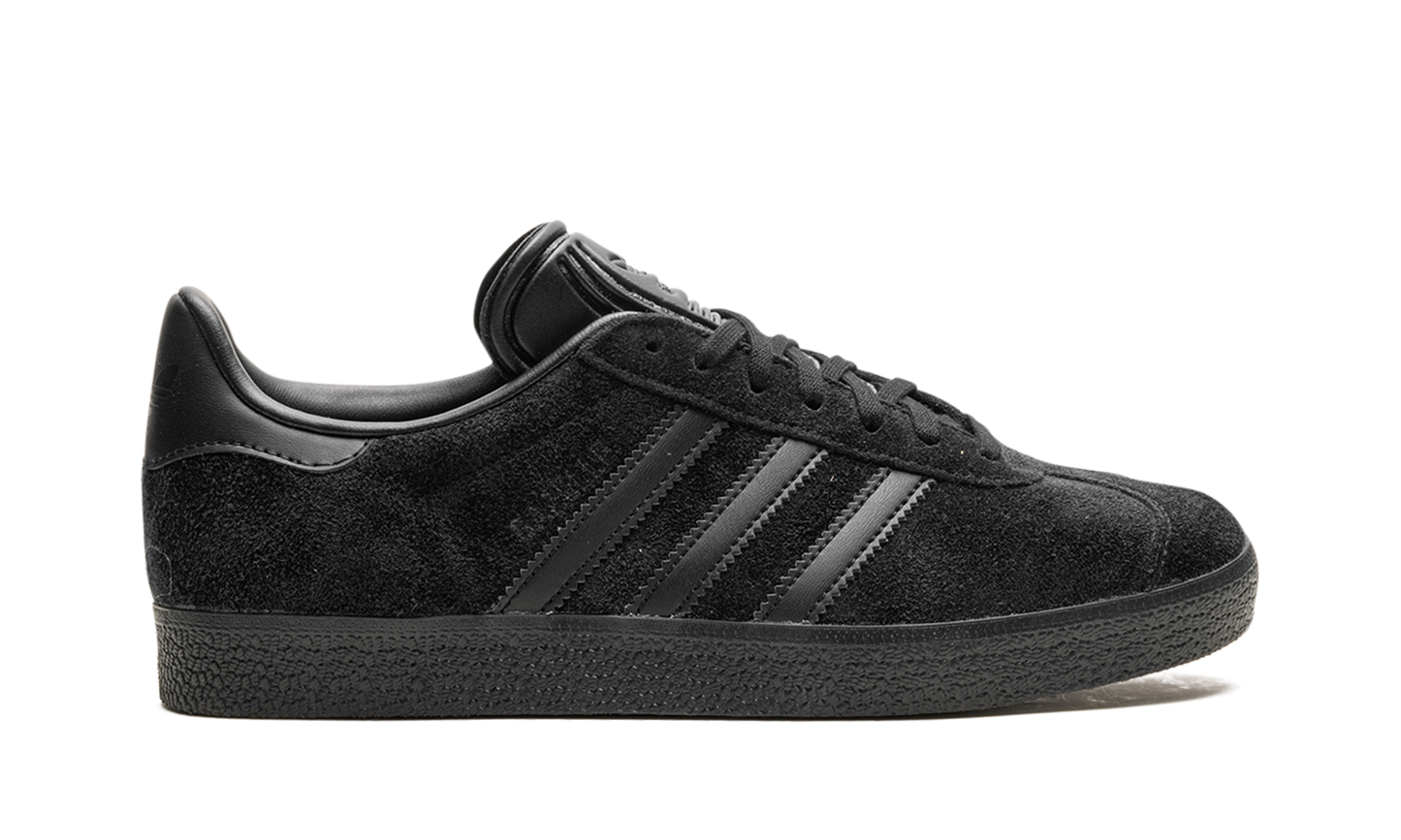 Gazelle "Triple Black" CQ2809