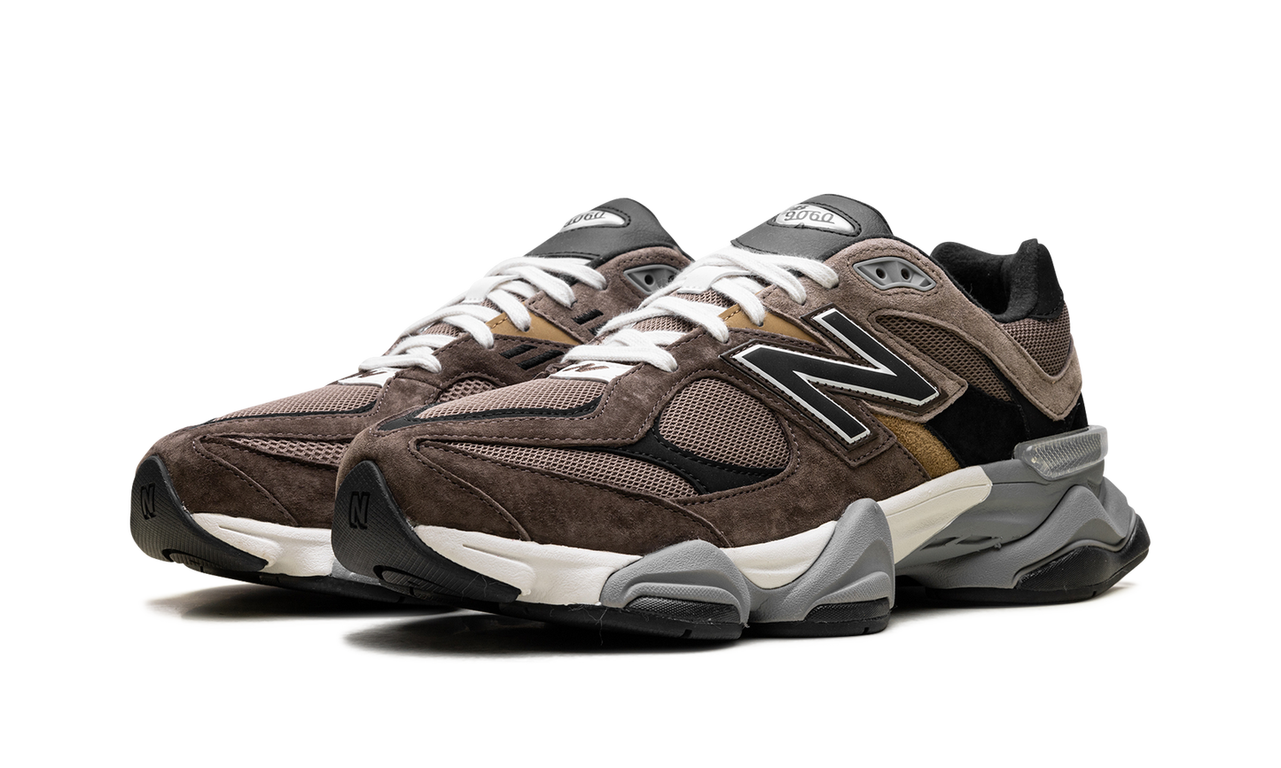 9060 "Dark Mushroom" U9060FMB