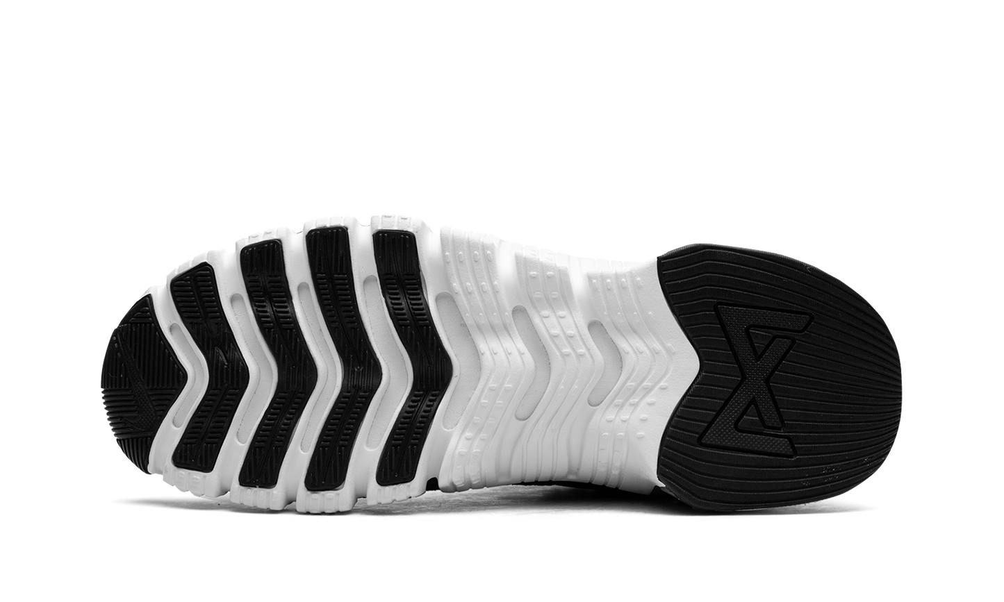 Free Metcon 4 Black "Black / White" CT3886 010