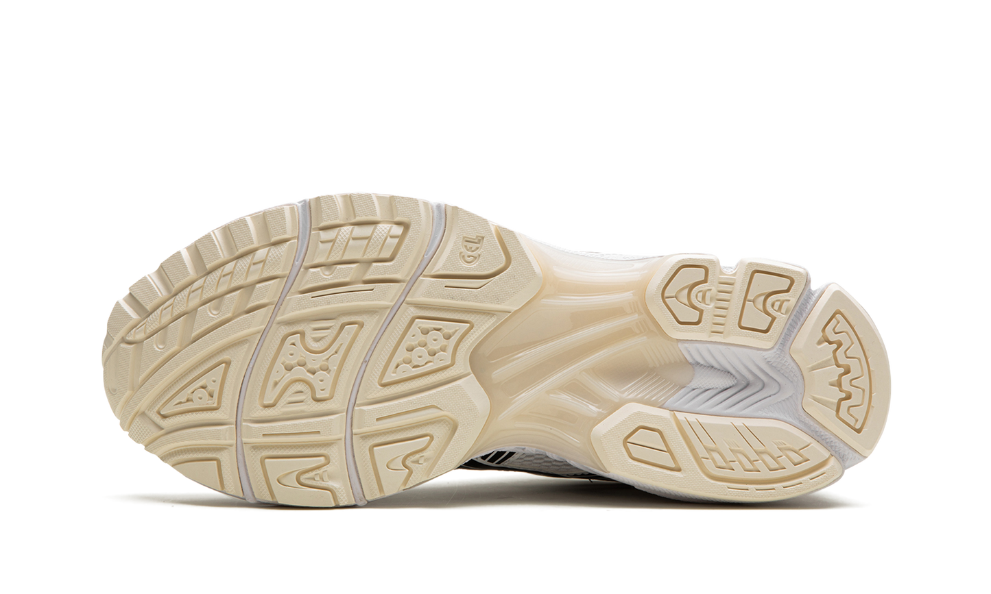 Gel-Kayano 14 "Aritzia - White Black" 1203A328 101