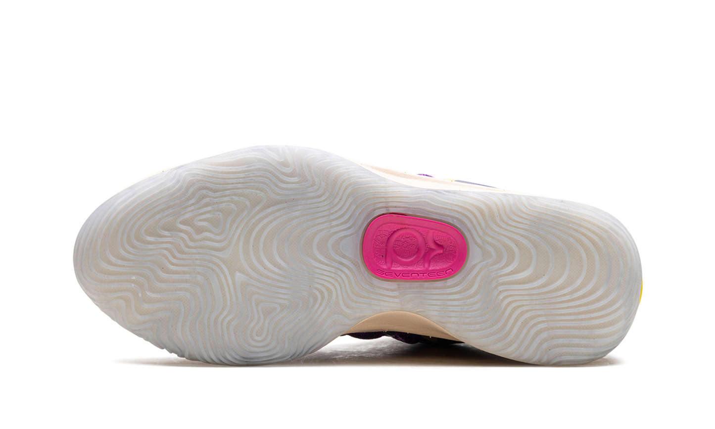 KD 17 "Travel Ball" FJ9487 400