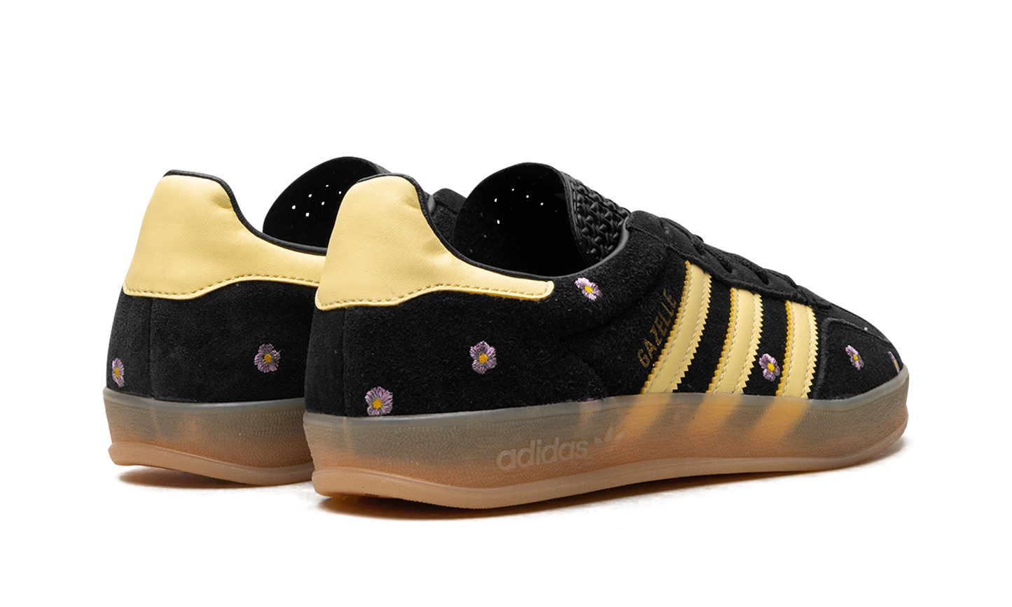 Gazelle Indoor WMNS "Core Black Almost Yellow Floral" IF4490