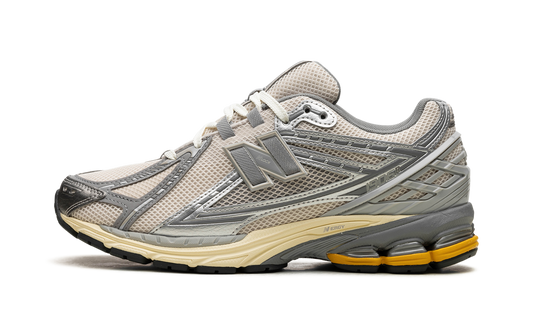 1906R "Metallic Silver Yellow" M1906RRD