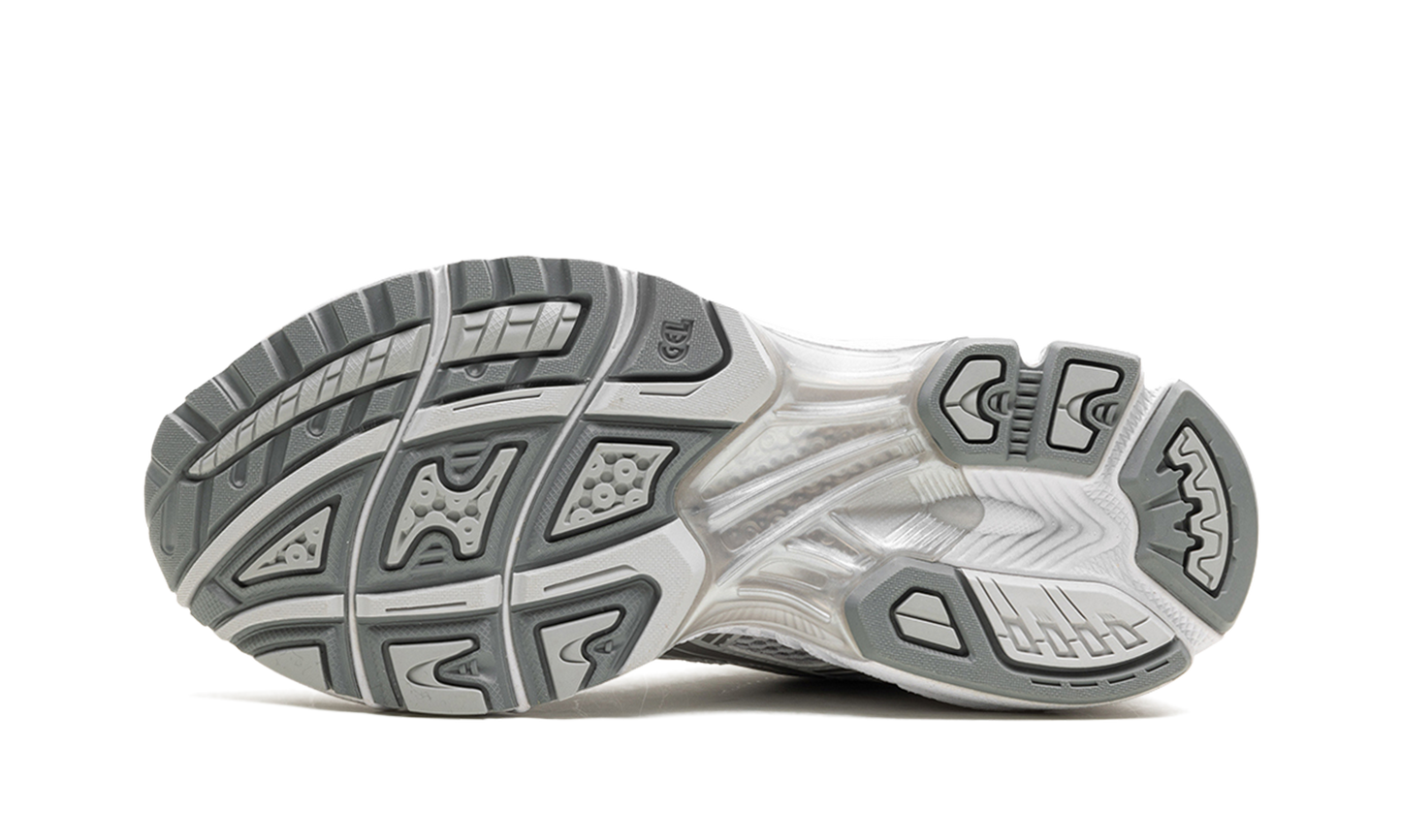 GEL-KAYANO 14 WMNS "Cloud Grey" 1202A056 021