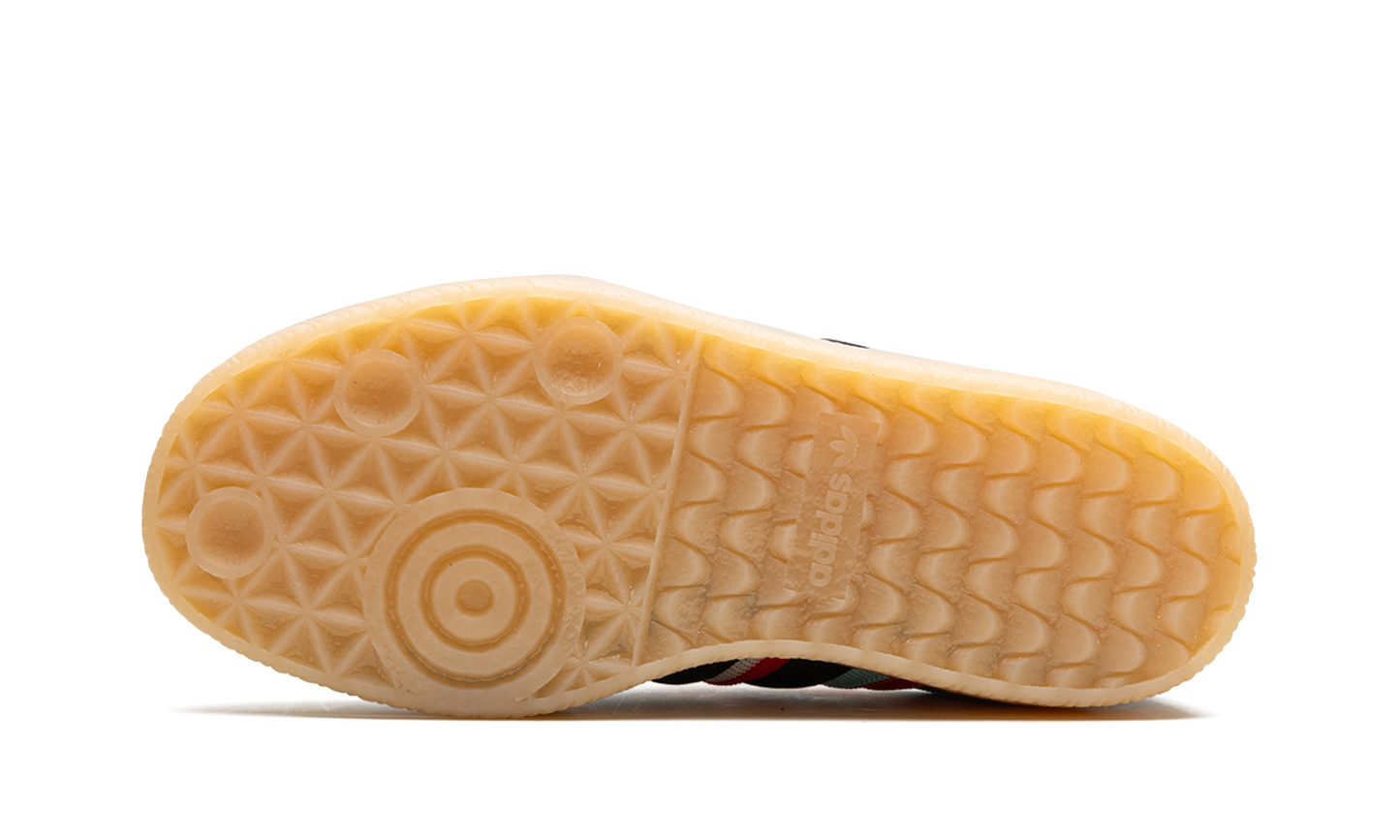 Sambae WMNS "Ivory Black" ID0444