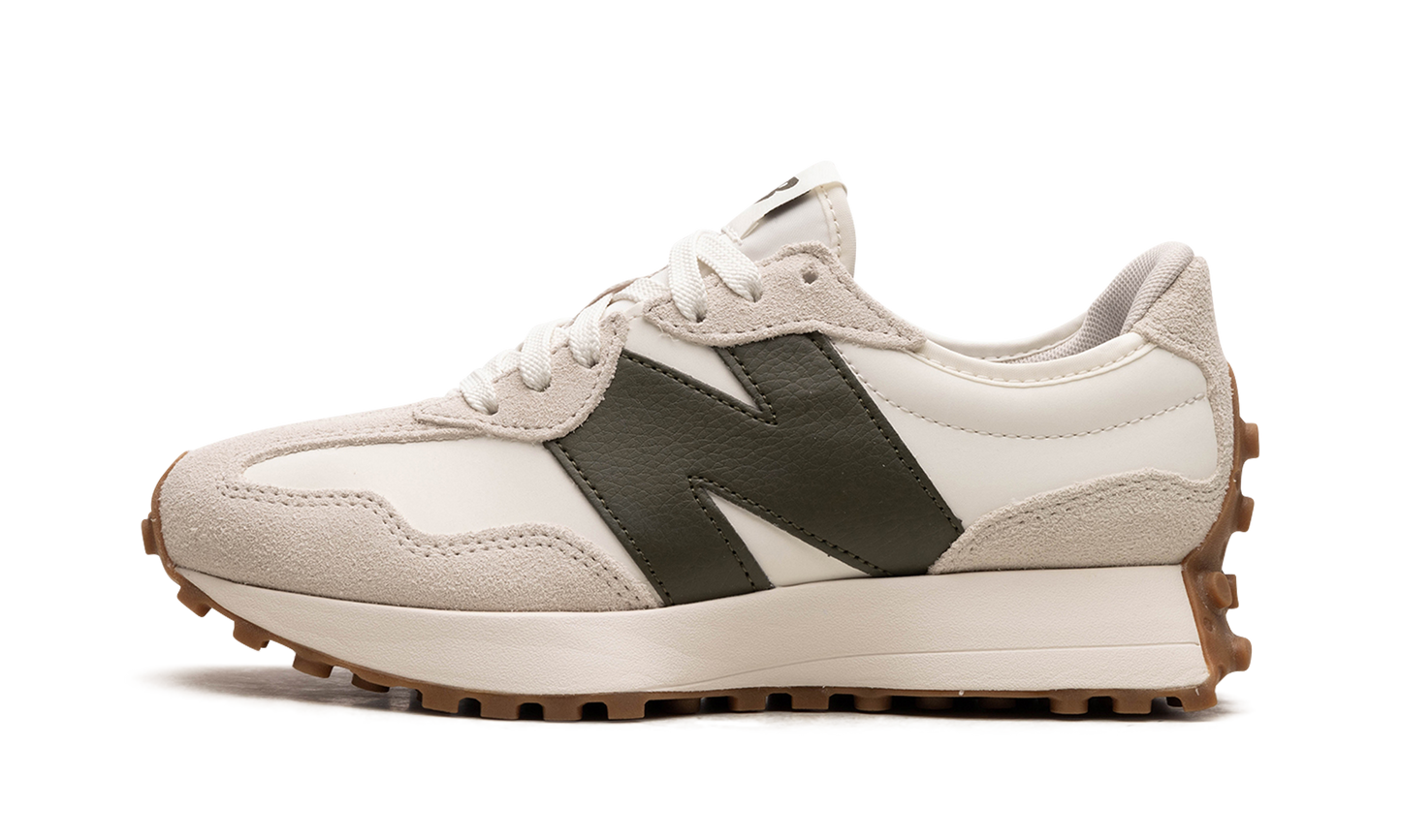 327 "Moonbeam Oak Leaf Green" MS327ASN