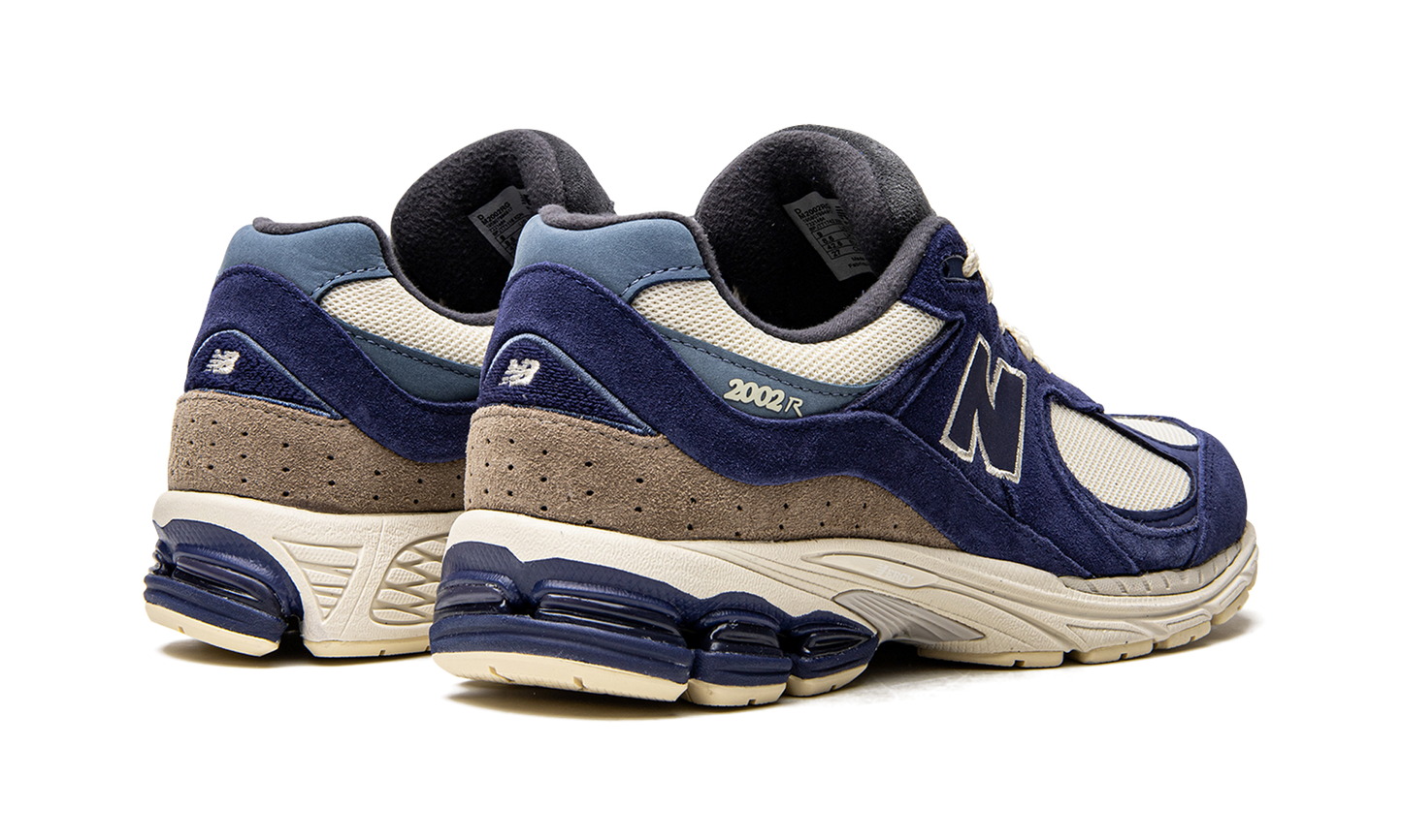 2002R "Night Tide" M2002RG