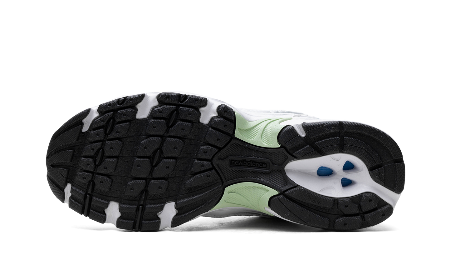 530 "Mint Green" MR530AOO