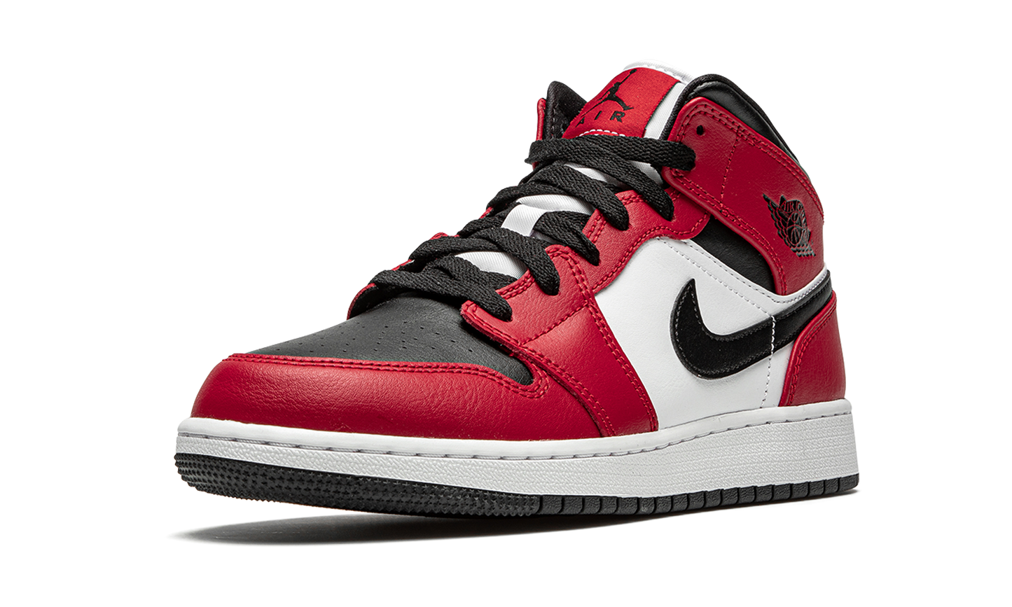 Air Jordan 1 Mid GS "Chicago Black Toe" 554725 069