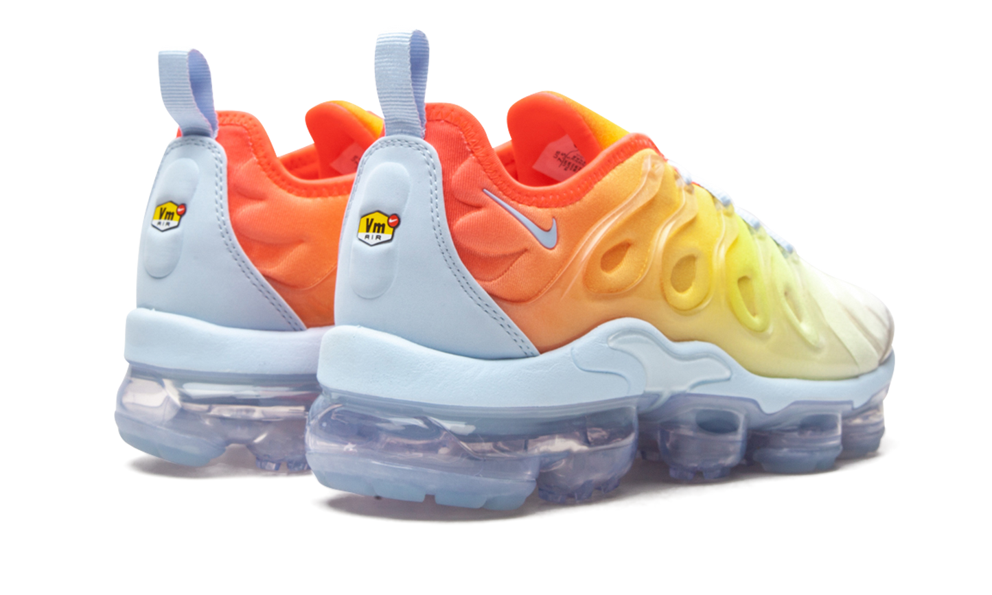WMNS VaporMax Plus "Sunrise" CW5593 400
