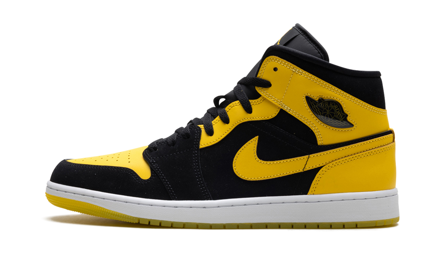 Air Jordan 1 Mid "New Love" HJ6654 071