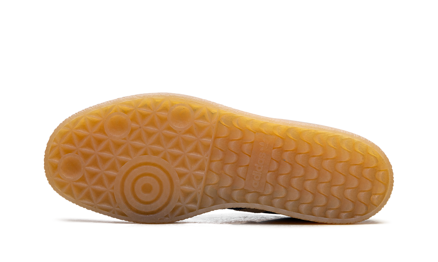 Sambae WMNS "Cloud White Silver Metallic Gum" JI2743