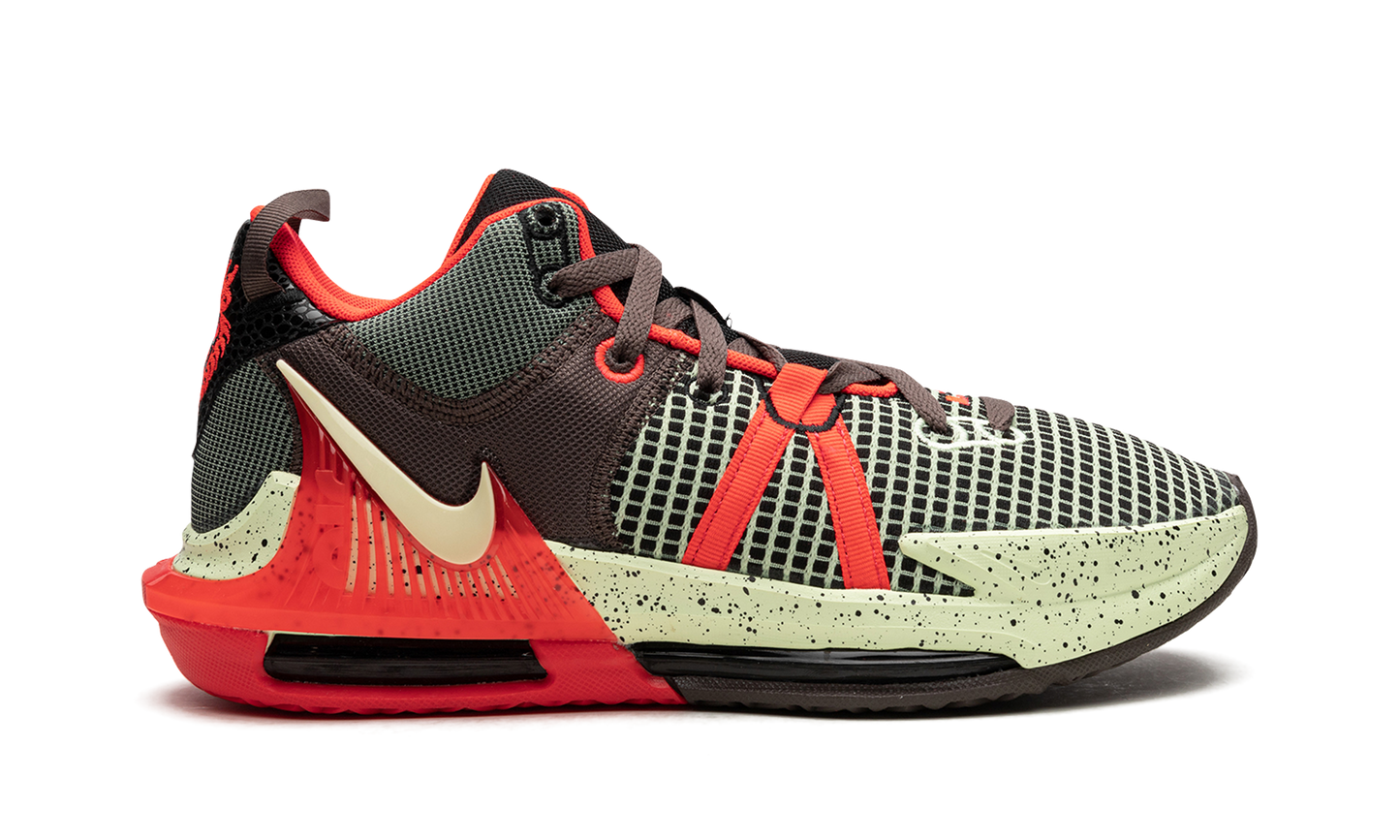 LeBron Witness VII "Alligator" DM1123 001