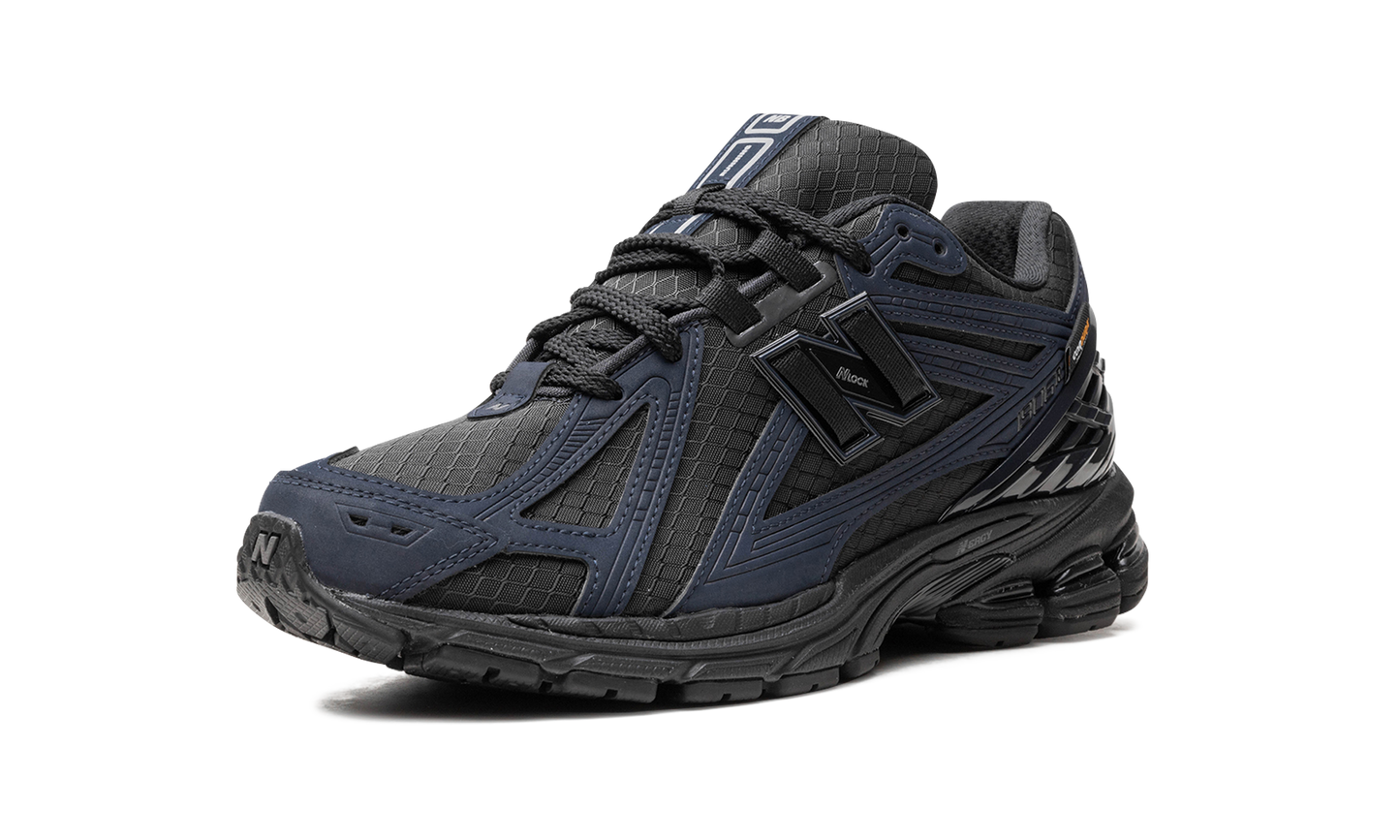 1906R "Outerspace/Black/Black" M1906RWE