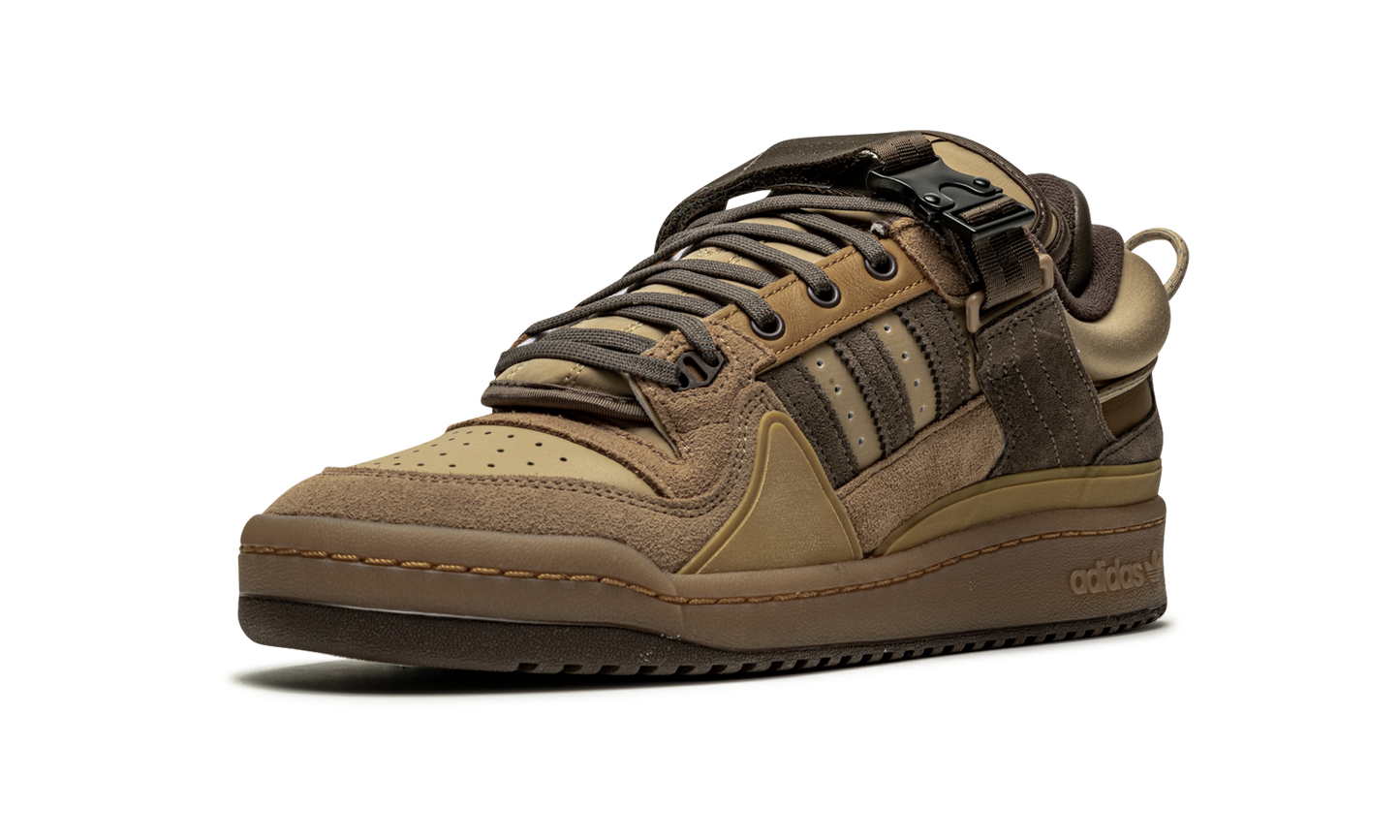 Forum Buckle Low "Bad Bunny - The First Cafe" GW0264