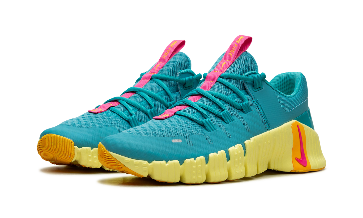 Free Metcon 5 "Dusty Cactus Fierce Pink" DV3949 302