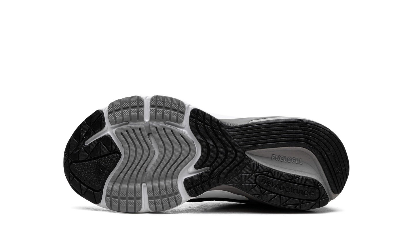 990v6 GS "Black/Silver" GC990BK6