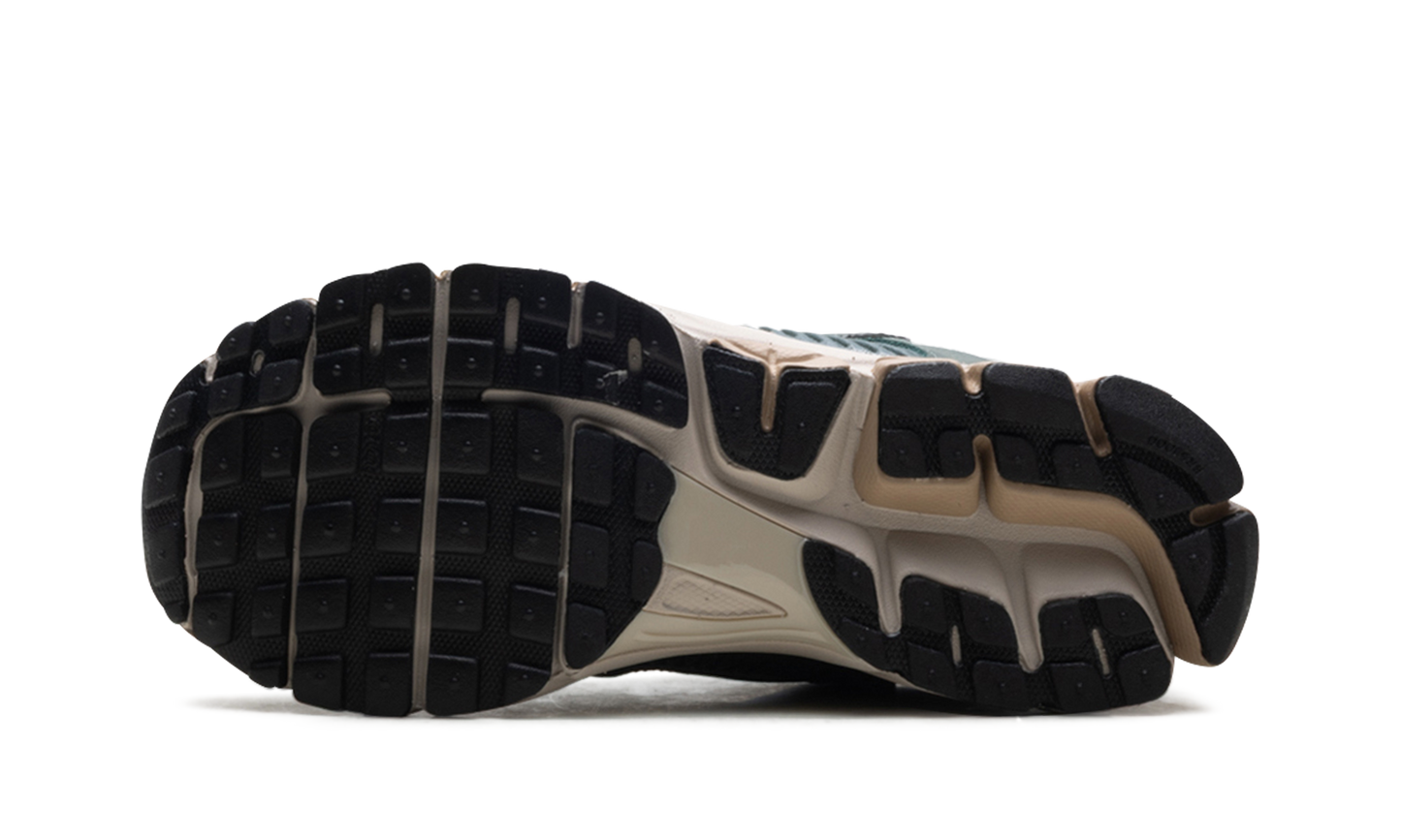 Air Zoom Vomero 5 WMNS "Vintage Green" FN6742 300