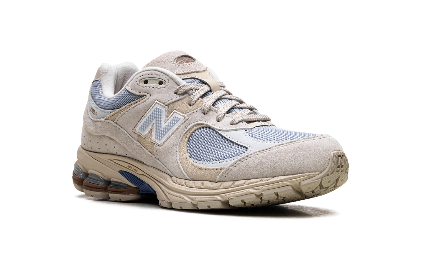 2002R "Sandstone" M2002RBZ