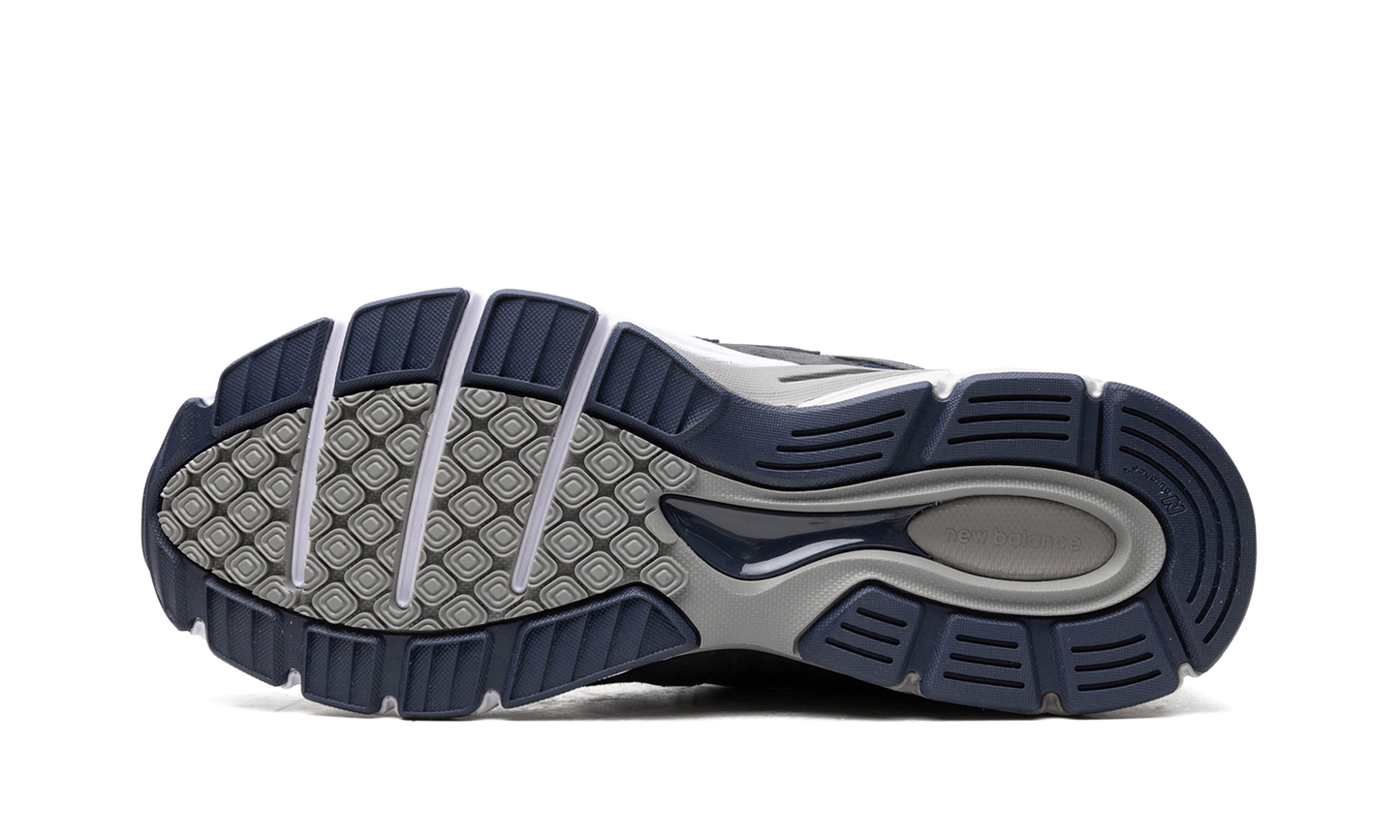 990v4 "Made in USA - Navy" U990NV4