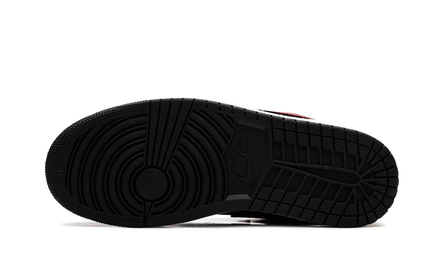 Jordan 1 Low "Bred" 553558 067