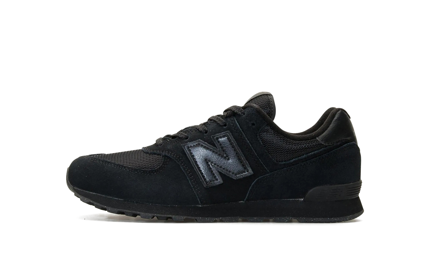 574 GS "Triple Black" GC574EVE