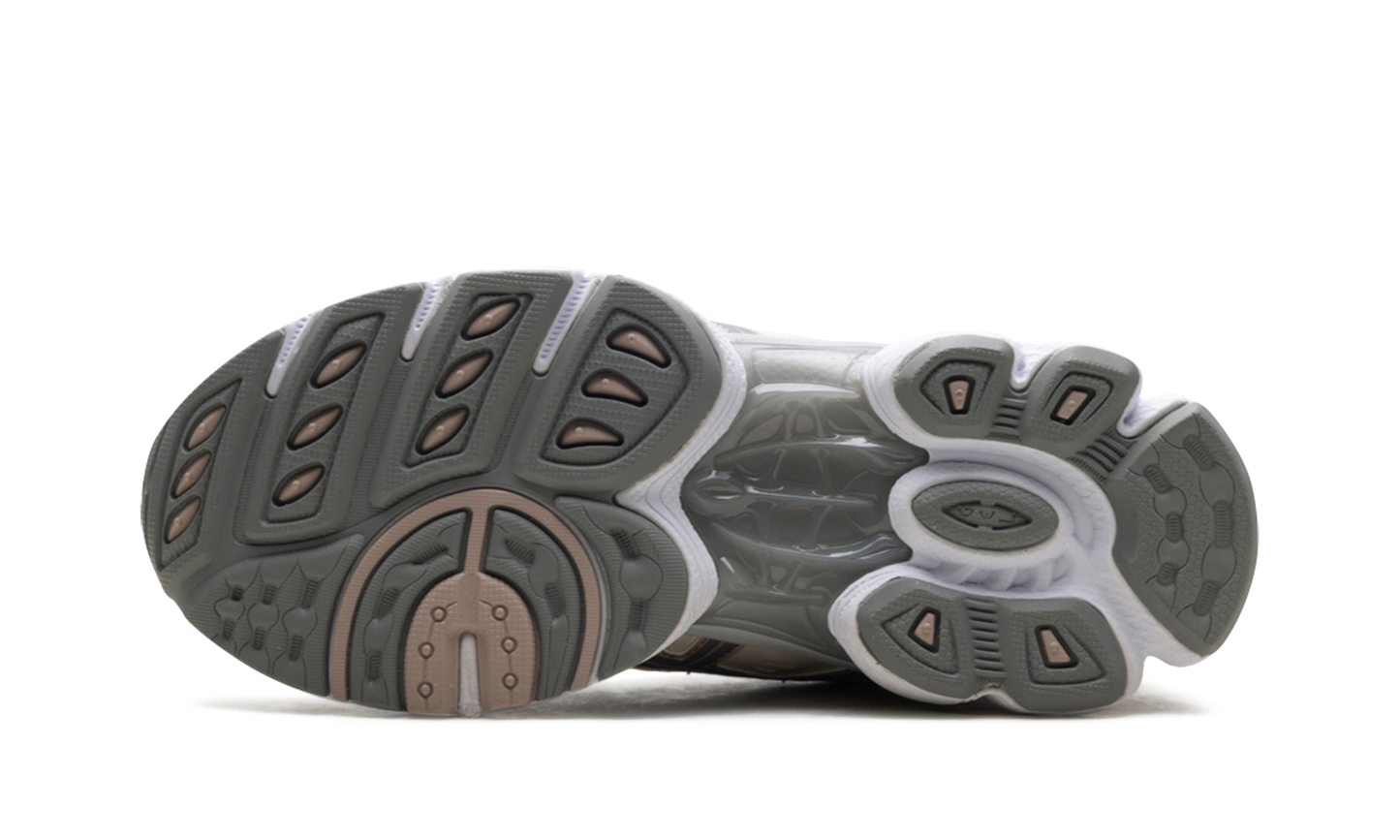 Gel-Nimbus 9 WMNS "White Oatmeal"