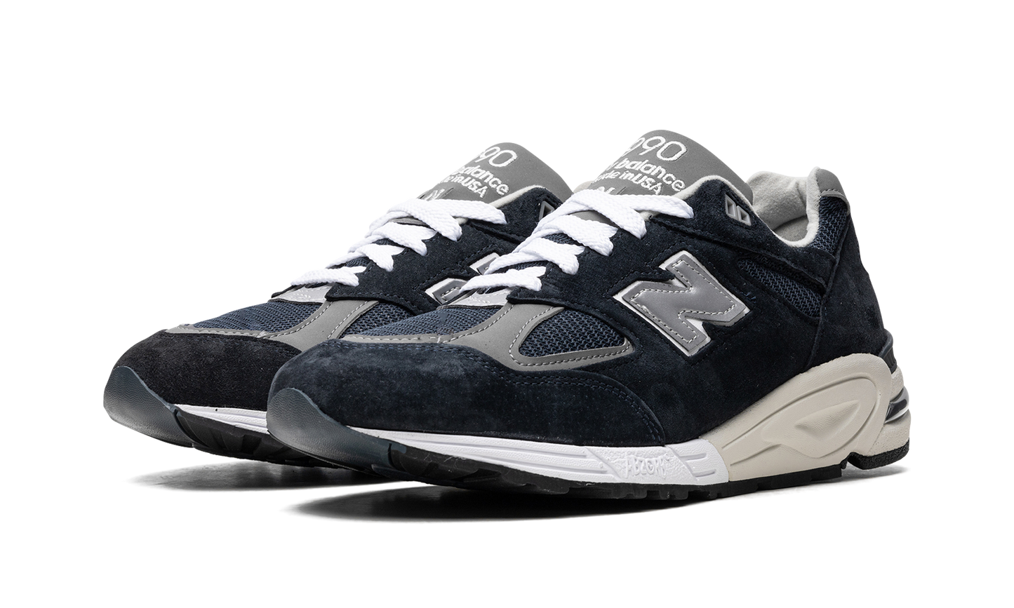 990V2 "Navy/White" M990NB2