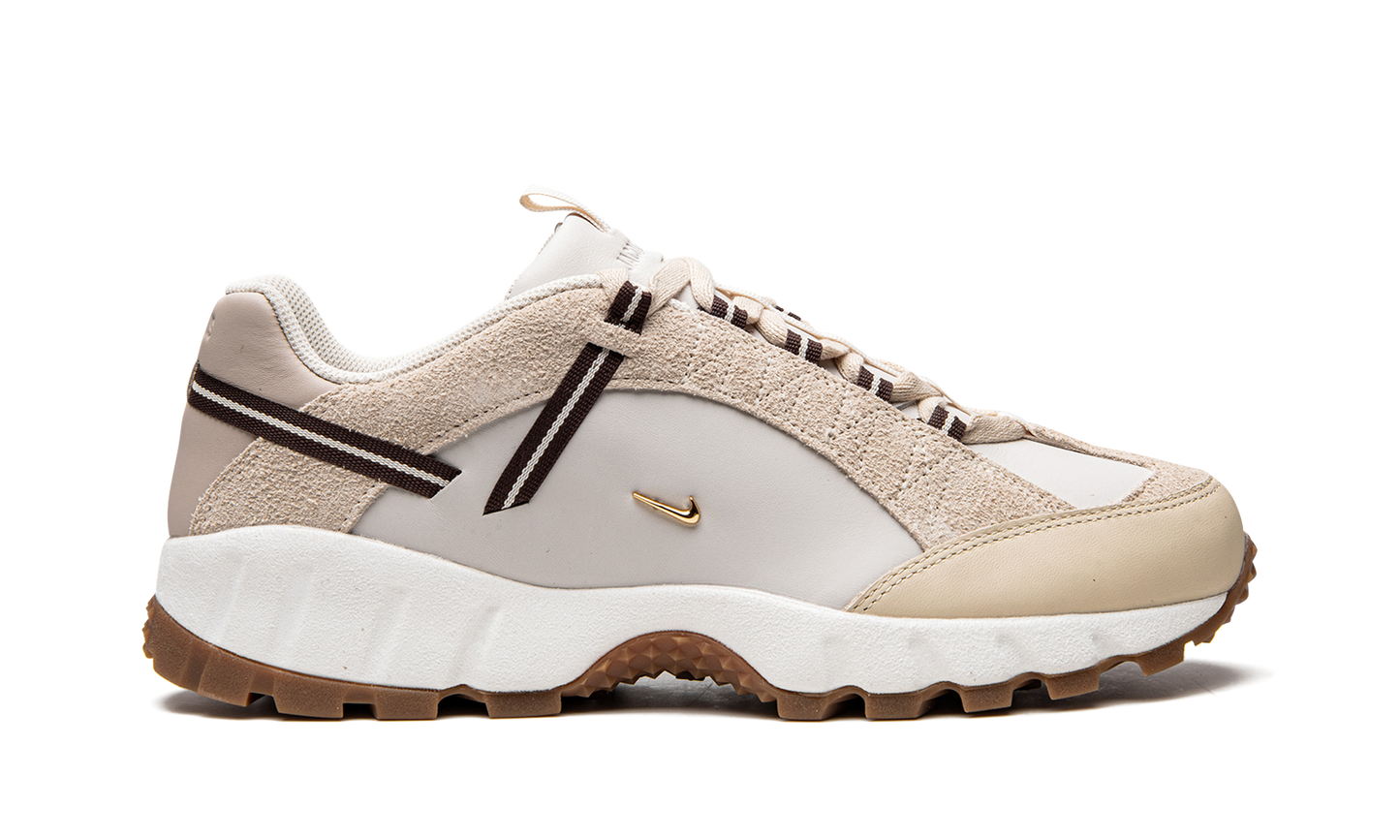 AIR HUMARA LX WMNS "Jacquemus - Beige" DR0420 001