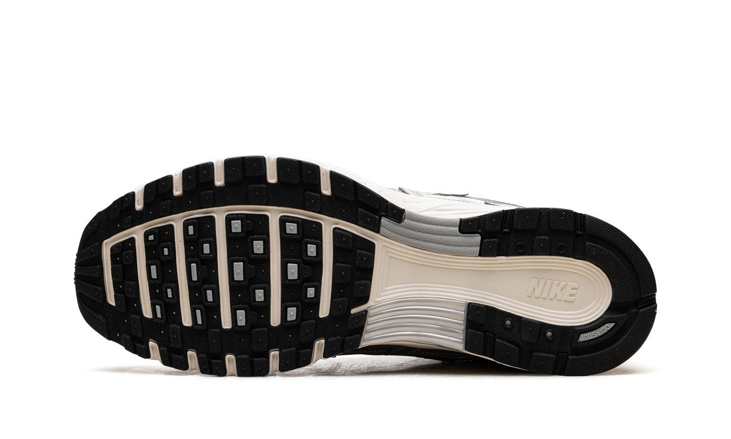 P-6000 "White Metallic Silver Flat Silver Black" CD6404 105