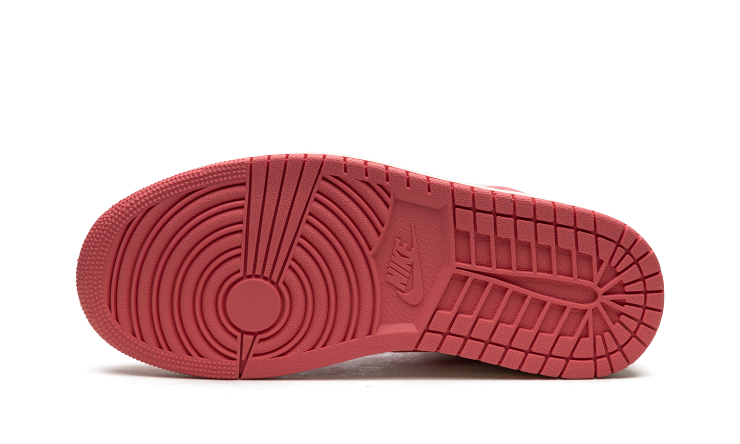 AIR JORDAN 1 MID WMNS "Strawberries And Cream" BQ6472 186