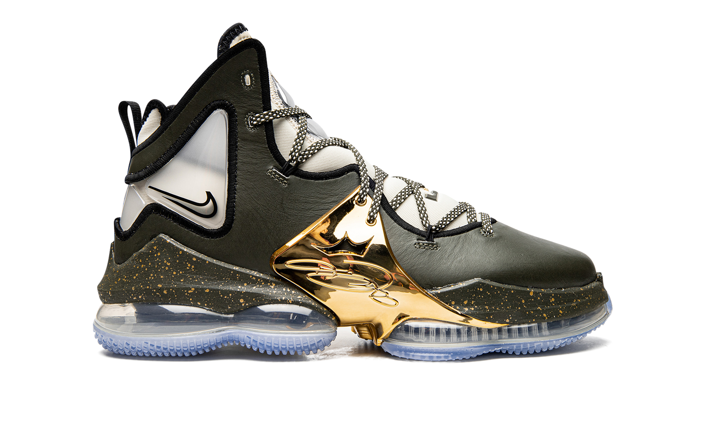 LeBron 19 "Chosen 1" DQ7548 301