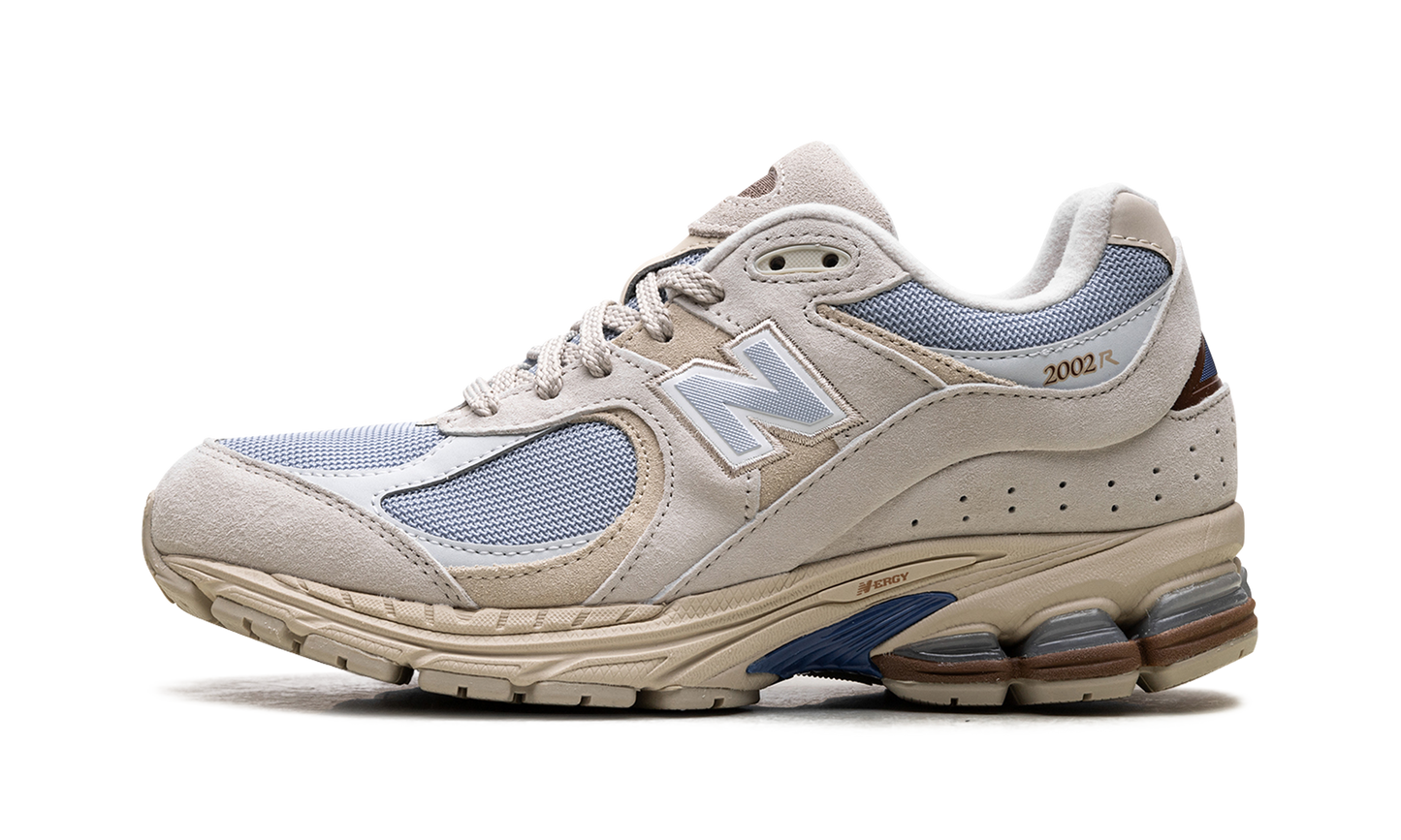 2002R "Sandstone" M2002RBZ