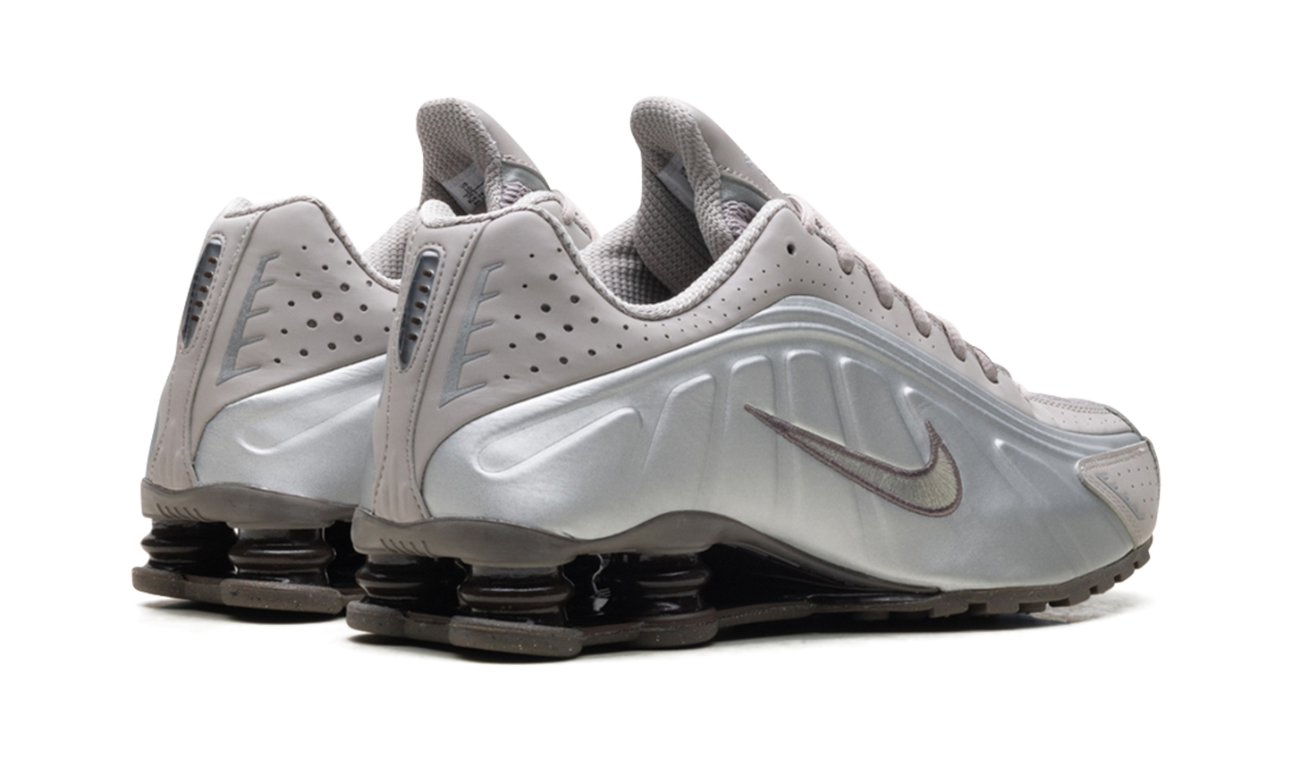 Shox R4 "Cave Stone" HQ1988 200